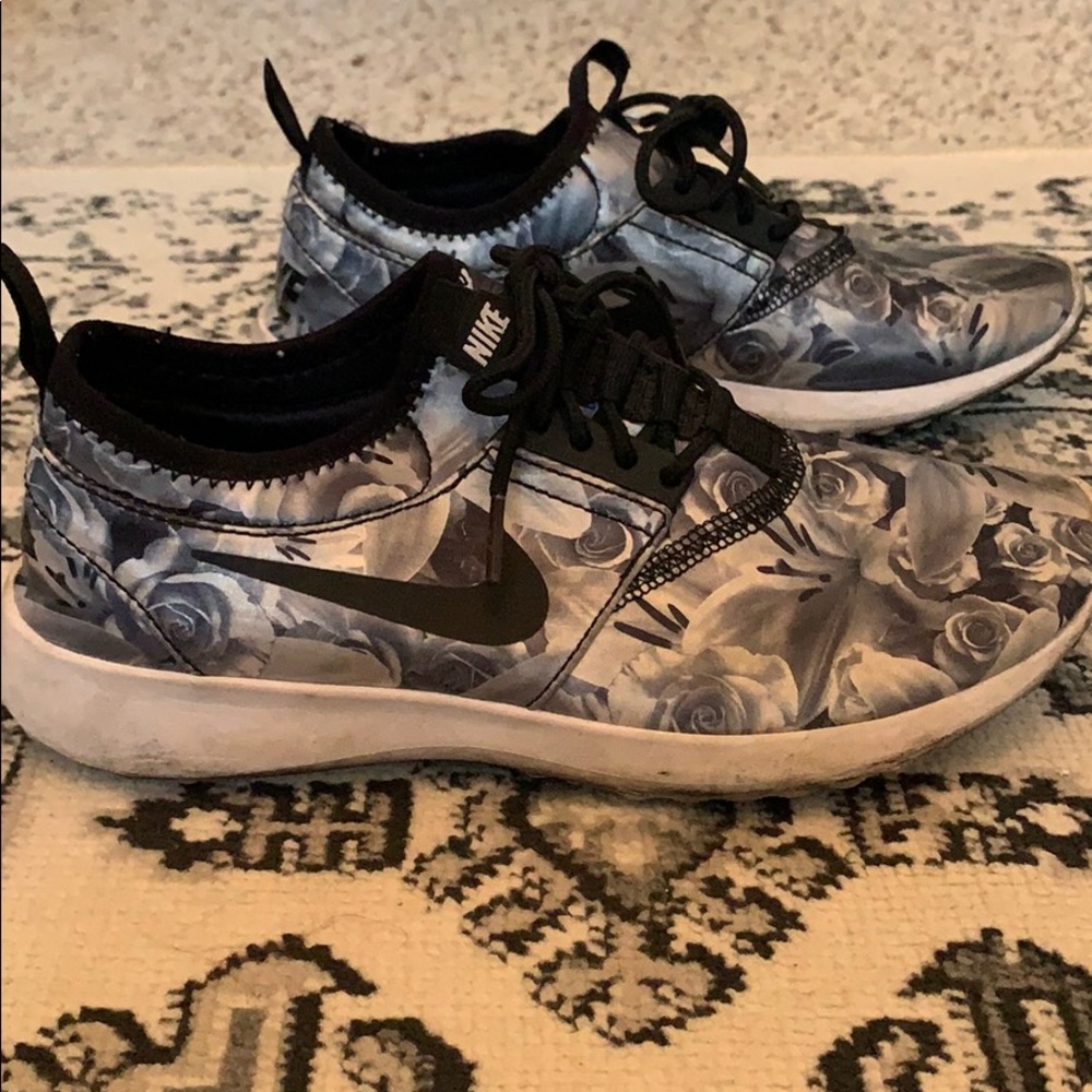 Nike deco running shoe